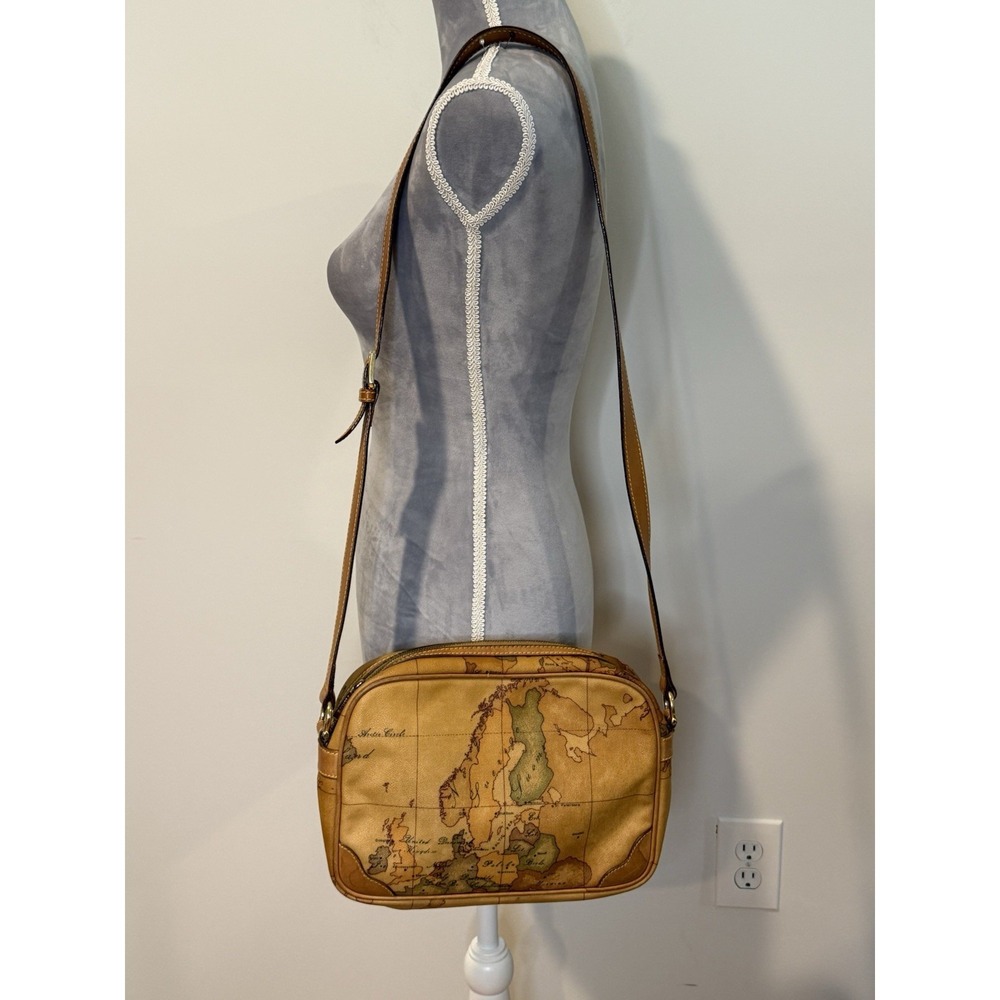 VINTAGE Alviero Martini 1A Classe Geo Classic World Map Crossbody Bag Purse Tan